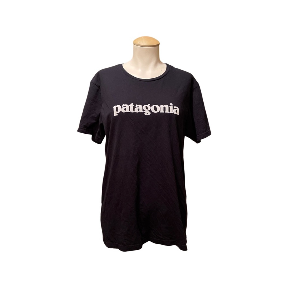 Patagonia organic cotton size med  slim fit